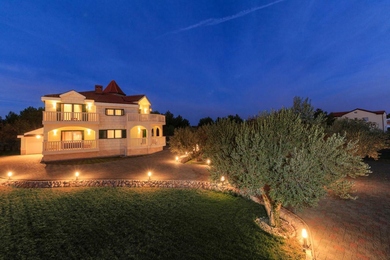 Villa Dream Srima Exterior photo