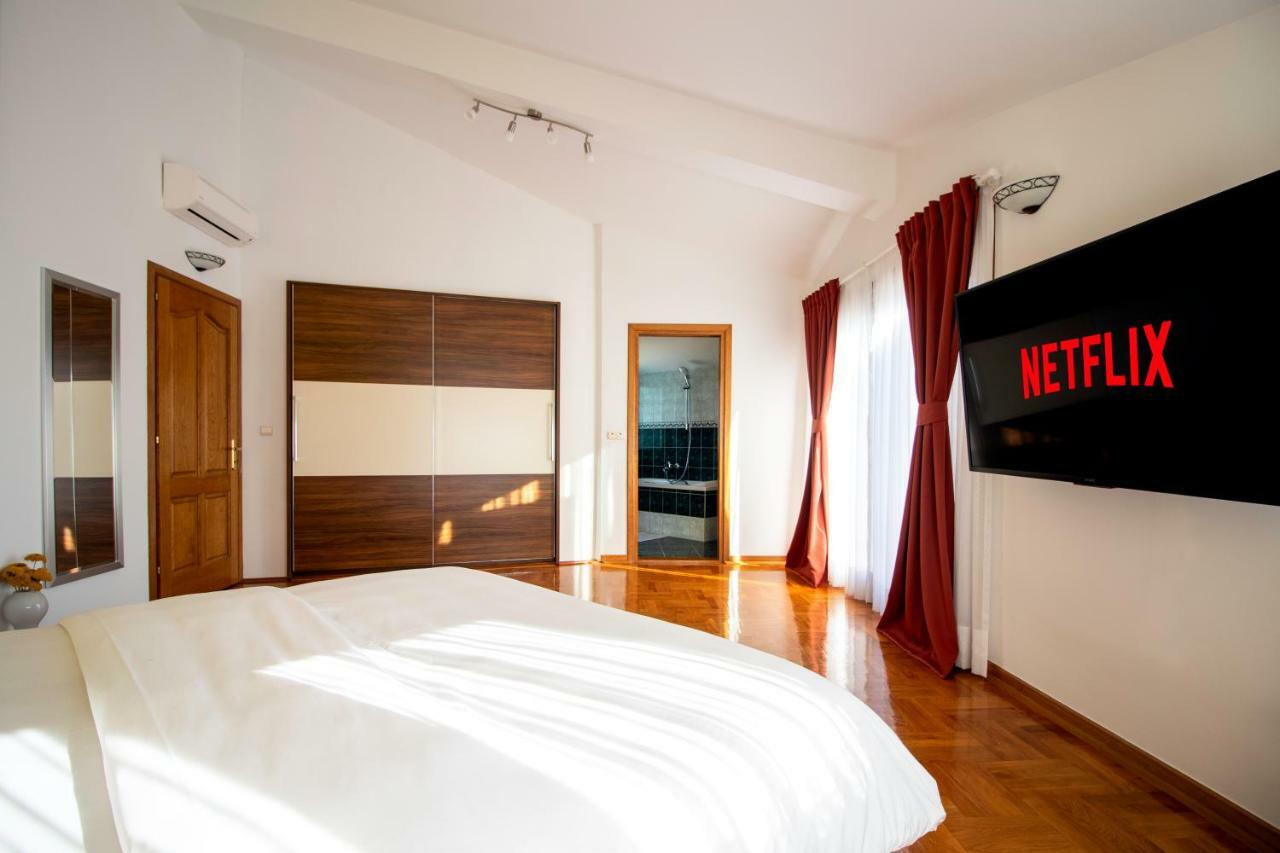 Villa Dream Srima Exterior photo